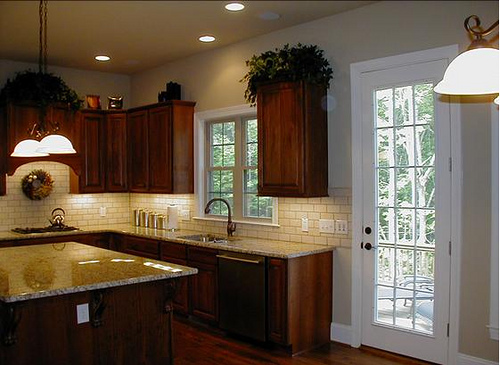 Beautify your kitchen with Ceramic Tile Backsplash