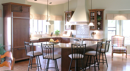 Create Elegance With an Arabesque Tile Backsplash