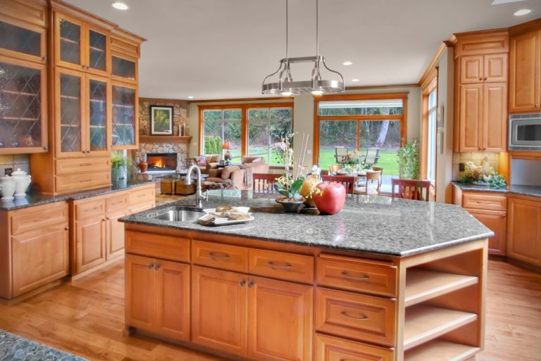 Kitchen Outlet in Long Island City, NYC