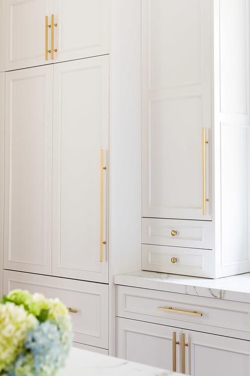 WHITE SHAKER CABINETS Discount TRENDY in Queens NY