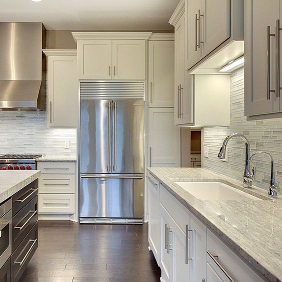 Frosted White Shaker Kitchen Cabinets