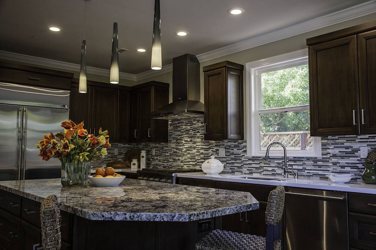 https://homearttile.com/wp-content/uploads/2019/08/keystone-blend-interlocking-pattern-8mm_blue-flower-granite-a.jpg