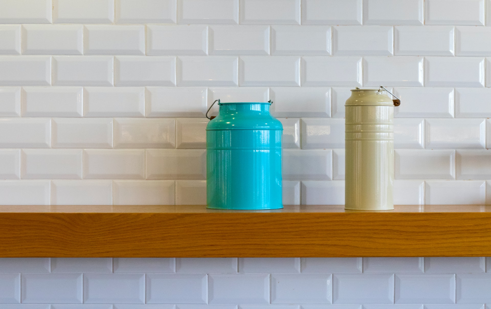 26+ Ceramic vs Porcelain Tile Backsplash ( Which One Is Better? )