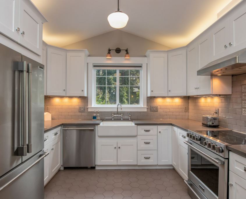 Budget-Friendly Kitchen Cabinet and Countertop Trends for 2024