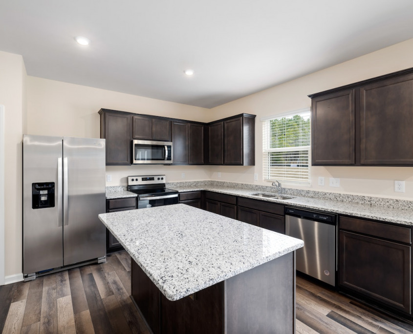 Quartz vs Granite: Which One Is Better For Your Kitchen | Home Art Tile Kitchen and Bath
